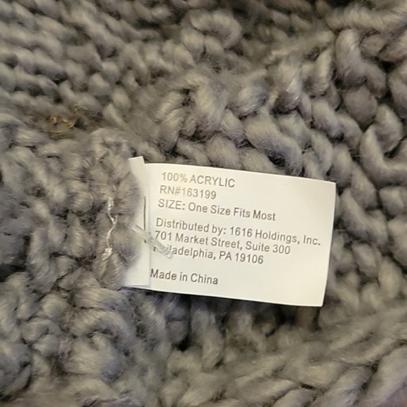 Cable Knit Neck Warmer by STYLE - Picture 6 of 7